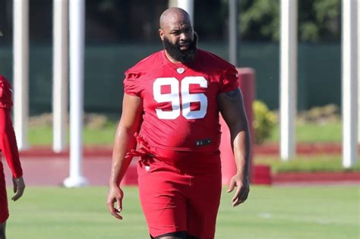 Akiem Hicks Biography, Age, Height, Wife, Net Worth, Family
