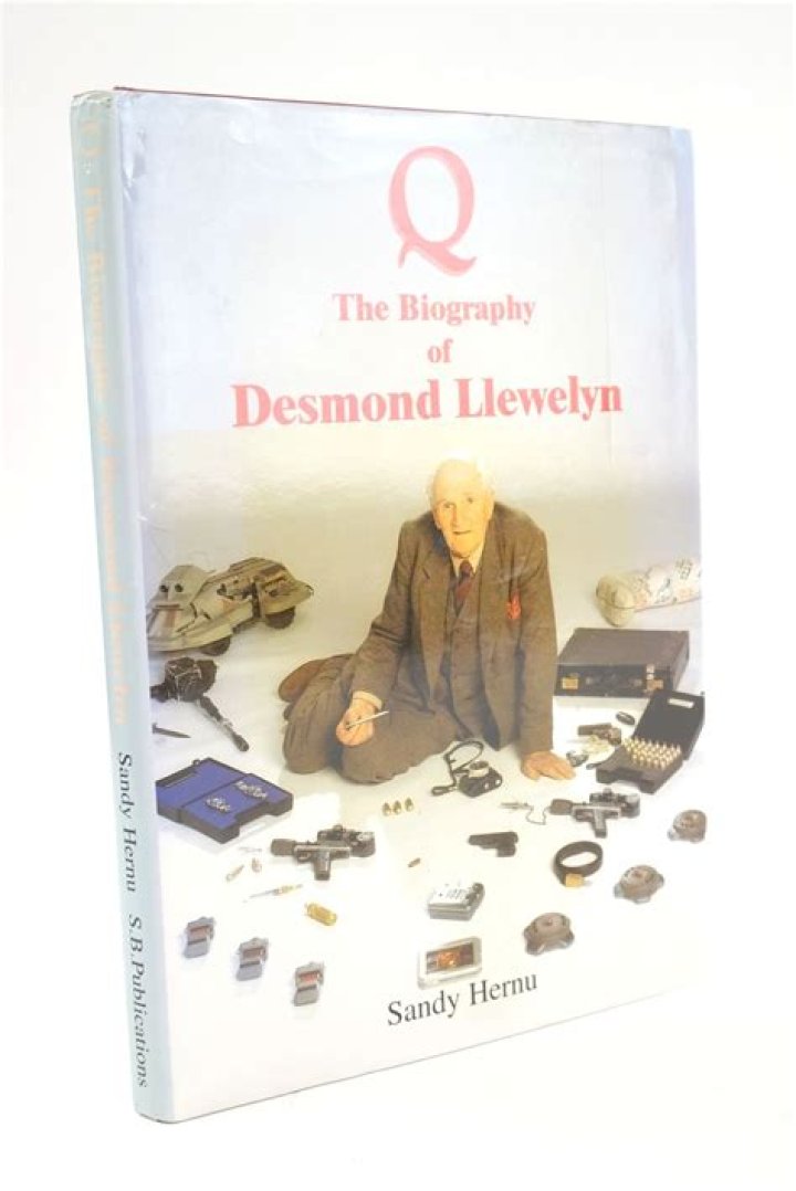 Desmond Llewelyn Biography, Age, Height, Wife, Net Worth, Family