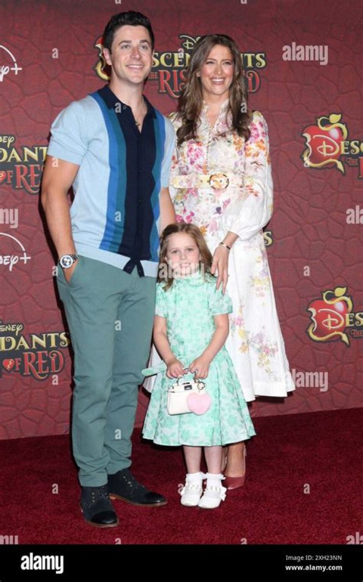 Don Henrie Biography, Age, Height, Wife, Net Worth, Family