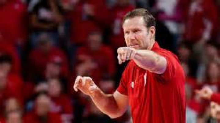 Fred Hoiberg biografía, edad, altura, esposo, net worth, familia