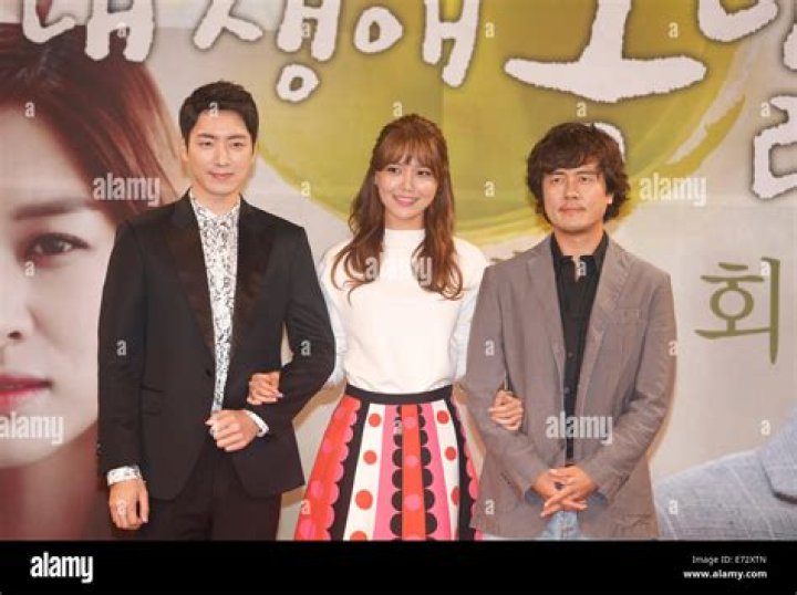 Kam Woo-sung Biography, Age, Height, Wife, Net Worth, Family