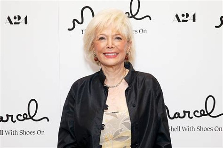 Lesley Stahl Biography, Age, Height, Husband, Net Worth, Family