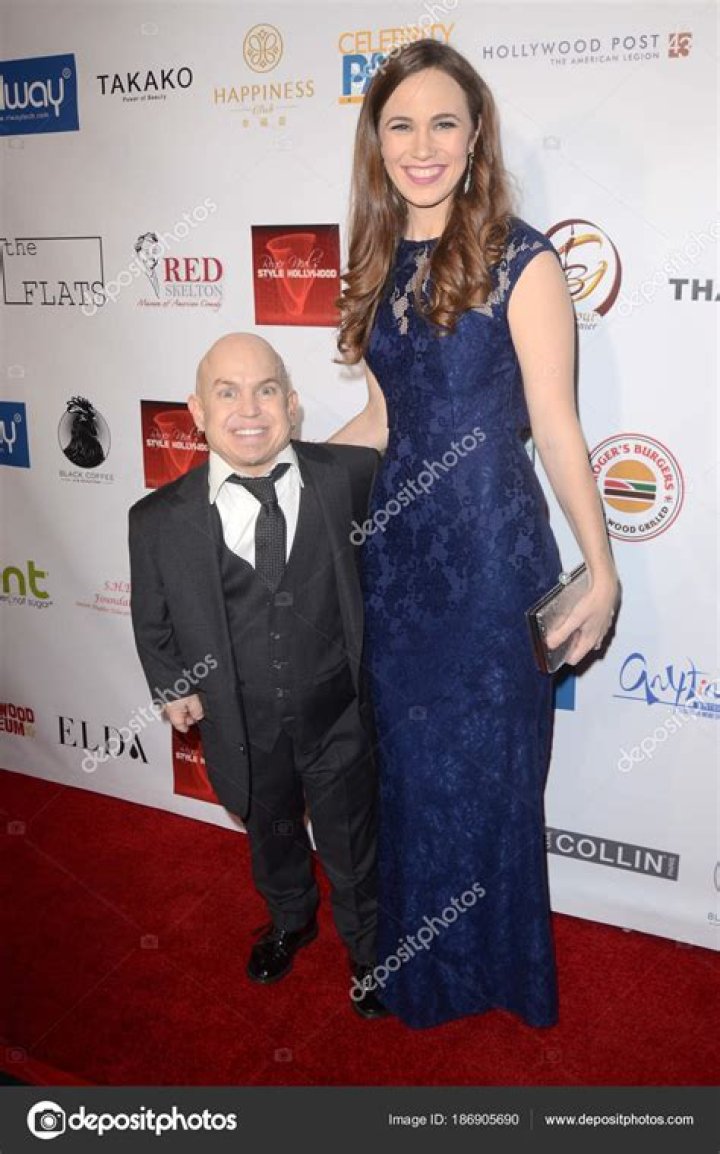 Martin Klebba biografía, edad, altura, esposo, net worth, familia