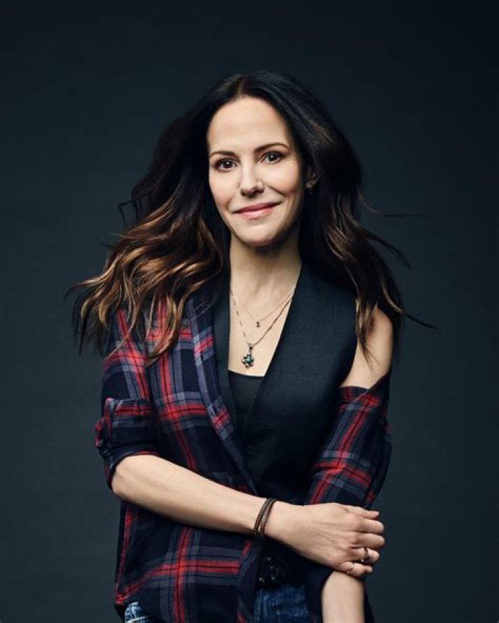 Mary-Louise Parker Biography, Age, Height, Husband, Net Worth, Family