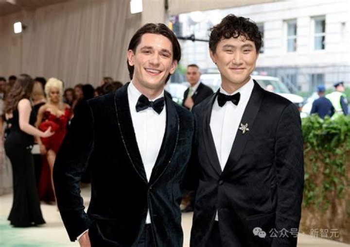 Michael Wang Biography, Age, Height, Wife, Net Worth, Family