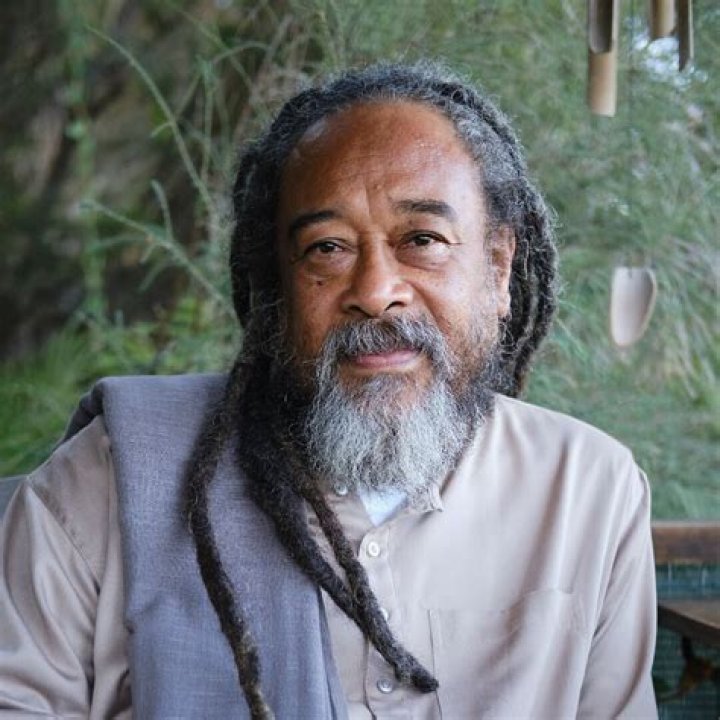 Mooji biografía, edad, altura, esposo, net worth, familia