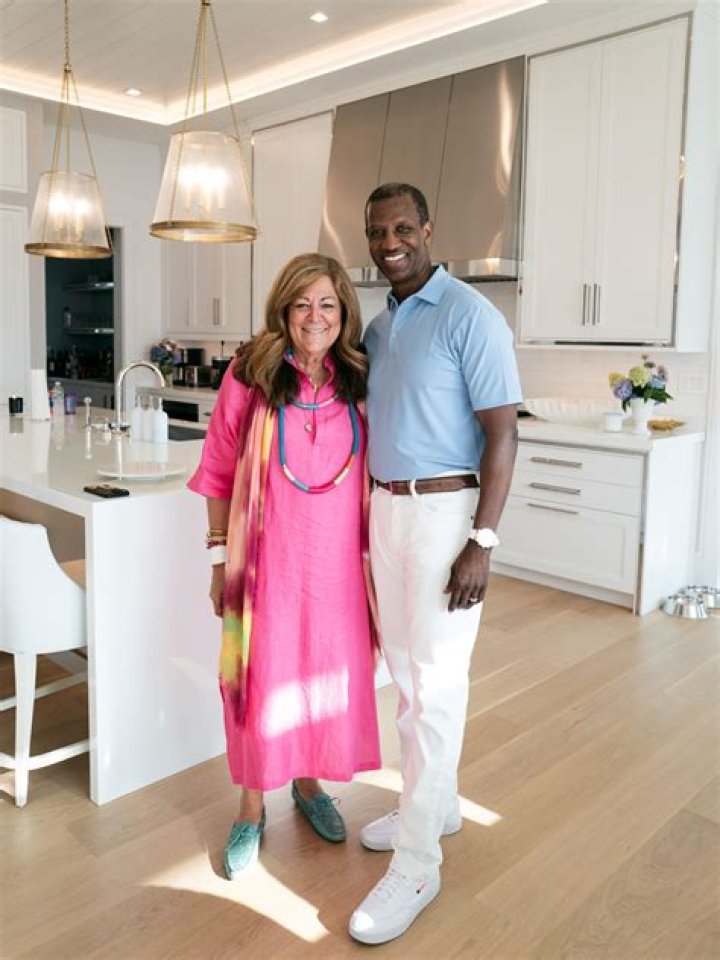 Nannette Jolivette Brown Biography, Age, Height, Husband, Net Worth, Family