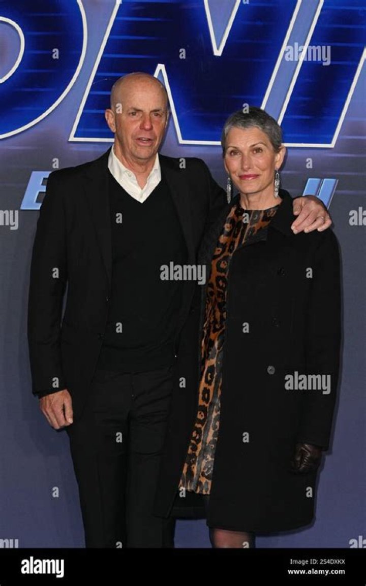 Neal H. Moritz Biography, Age, Height, Wife, Net Worth, Family
