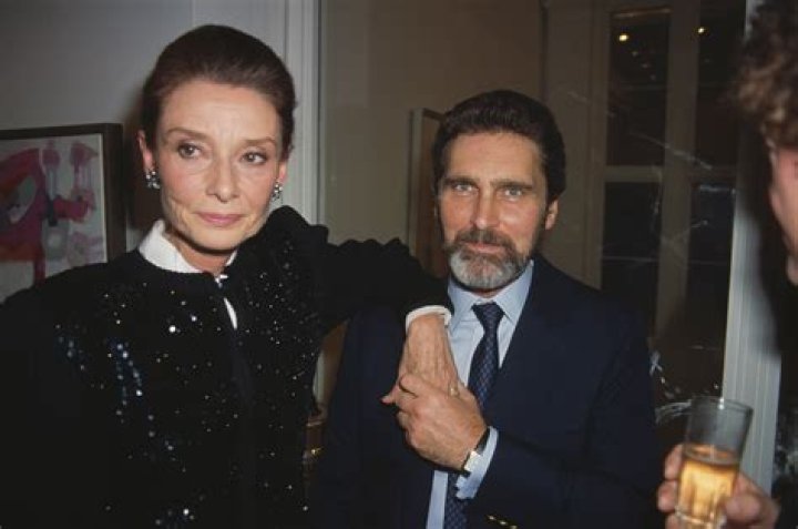 Robert Wolders biografía, edad, altura, esposo, net worth, familia