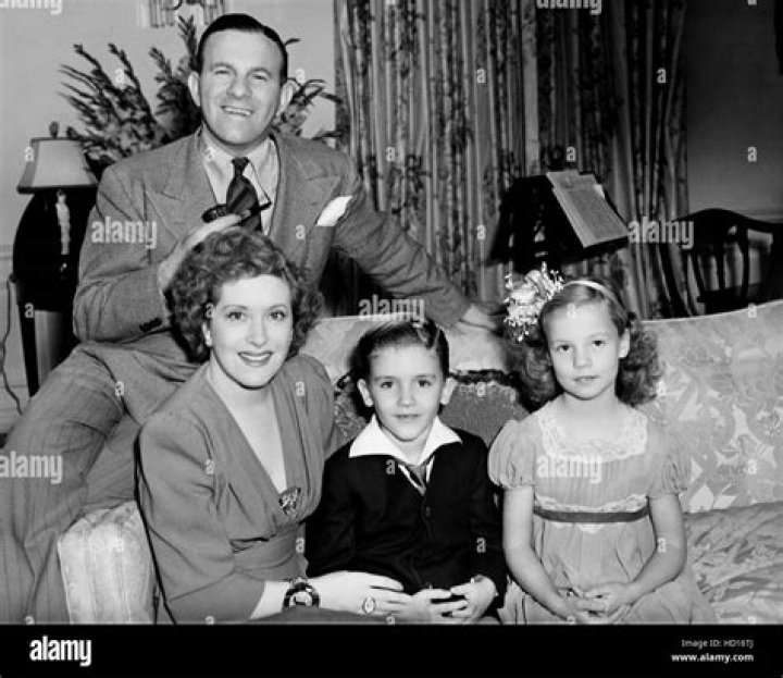 Ronnie Burns Biography, Age, Height, Wife, Net Worth, Family