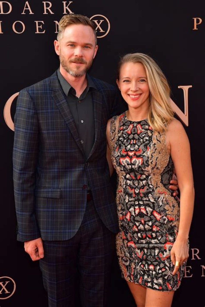 Shawn Ashmore Biography, Age, Height, Wife, Net Worth, Family