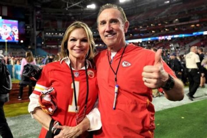 Steve Spagnuolo biografía, edad, altura, esposo, net worth, familia