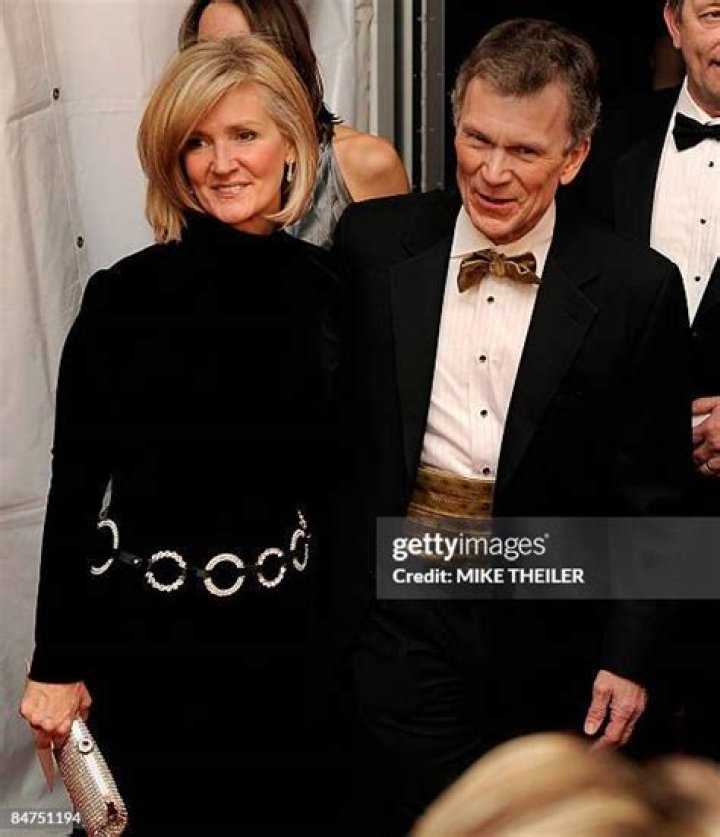 Tom Daschle Biography, Age, Height, Wife, Net Worth, Family
